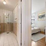 Spacious 3-bedroom For 8 By Bryggen ברגן