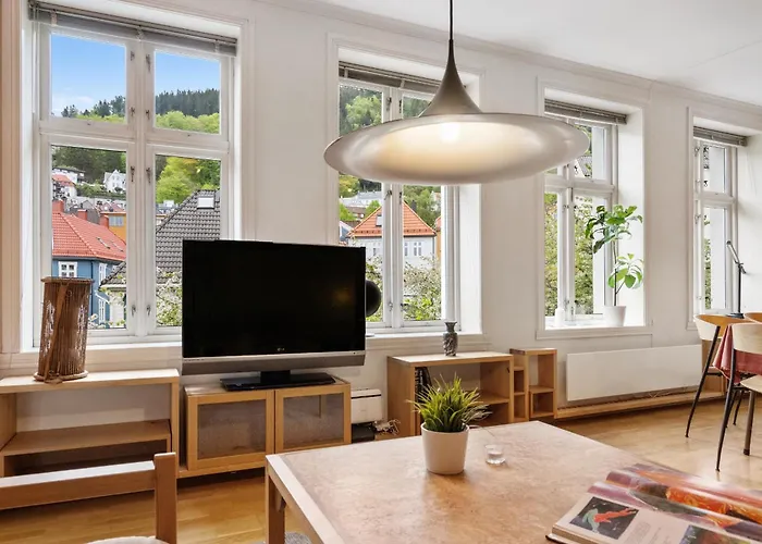 Spacious 3-bedroom For 8 By Bryggen * Bergen
