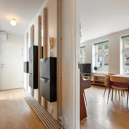 Spacious 3-bedroom For 8 By Bryggen * Берген