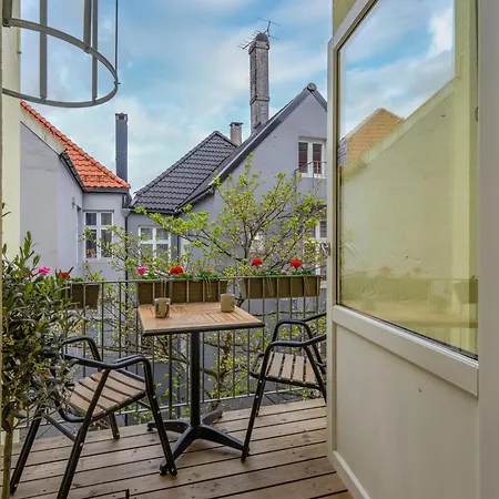 Spacious 3-bedroom For 8 By Bryggen * Берген